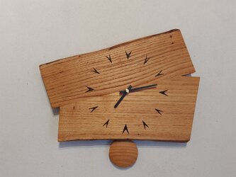 振り子時計 　～クリ材･２枚合わせ･横型･V文字～の画像