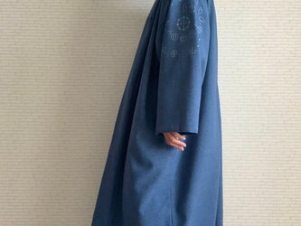 着物風ガウン　海色×古代文字の画像