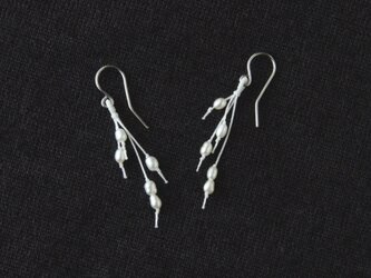 Hanging Pierce（white rice pearl）の画像