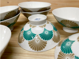 ◆新品◆菊花紋飯碗 10個組 ご飯茶碗　1個のサイズ/口径/約11.5cm×高さ/約3.4cmの画像