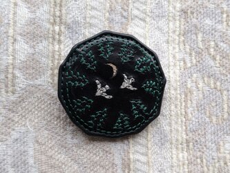 刺繍ブローチ『夜の森』牛革BLACKの画像