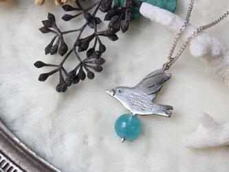 鳥とアクアマリンのネックレス　silverの画像