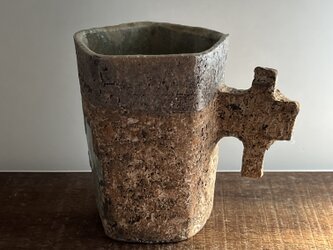焼締&泥彩&灰釉　カップ　cross handle & pattern (GOKAKU)の画像