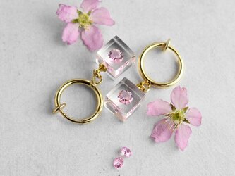 桜色のジルコニア イヤリング ゴールドカラー 小ぶり シンプル ステンレス 結婚式 お呼ばれ 誕生日プレゼント 卒業式 入学式の画像