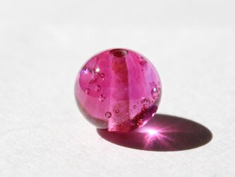 ガラスアクセサリー【ぼたん】縞の小石　S308の画像