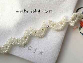 【cat donation CP送料無料】 猫 ビーズ ステッチ ブレスレット シロ solid whiteの画像