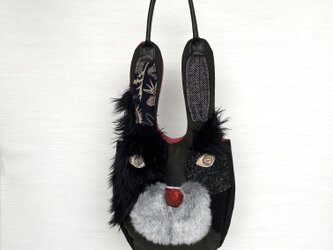 kieu◆一点もの❗️厳しい目つきだけど愛らしいウサギのお散歩バッグの画像