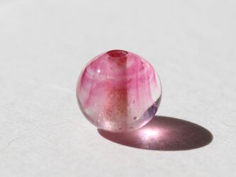 ガラスアクセサリー【桜】縞の小石　SS309の画像