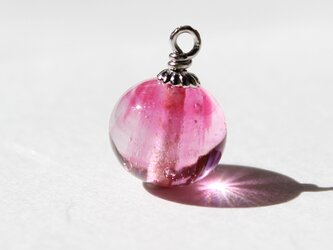 ガラスアクセサリー【桃】縞の小石　SS310の画像