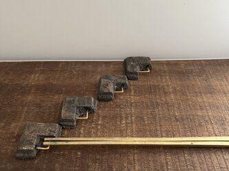 黒釉&黒泥彩&真鍮　Ｌshape　箸置きの画像