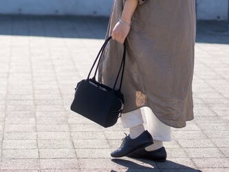 Cuboid bag ブラックの画像