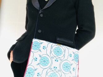 蓮花唐草紋サコッシュの画像