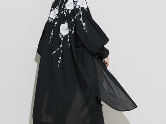 ＜予約販売＞ソフトワッシャー・ロングブラウス/手描き梅牡丹の画像