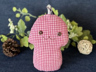 紐付きピンクチェックのキノコのぬいぐるみ「ふにー茸」の画像