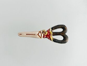 手芸鋏アンティーク「剣の王子様」［陶器ブローチ］の画像