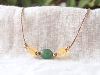 Springtime Short Necklace（グリーンアベンチュリン×イエローカルサイト）の画像