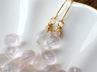 14kgf ほのかに薔薇色 ローズクオーツ ドロップのフックピアスの画像