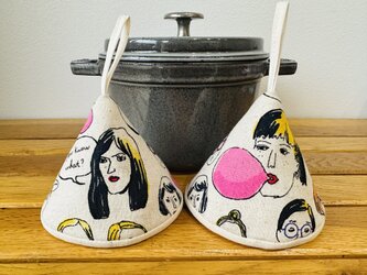 三角鍋つかみ★staub　ストウブ　ホーロー鍋★ミトン　鍋つかみ　ネコ　猫　ねこ　catの画像