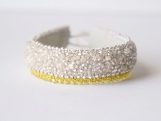 amulet「silence＋yellow」の画像