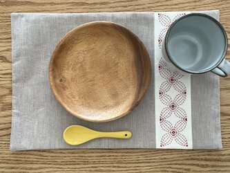 リバーシブルの刺し子ランチョンマット　花文/ブラウン　花柄　プレゼント　テーブル雑貨　こぎん刺し　母の日の画像
