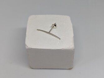 線 シルバーピアス 片耳の画像