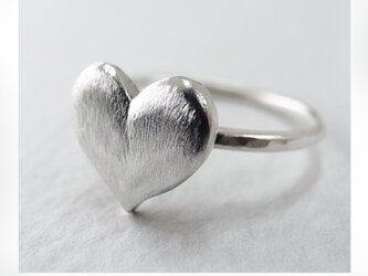 〚 heart 〛sv925 simple heart ring with coarse textureの画像