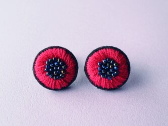 ＜Stella～遊び好きの星～＞刺繍イヤリング「チェリーポップ」の画像