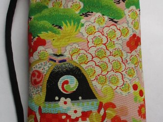 ７０３３　花柄の着物で作ったスマホポーチ　＃送料無料の画像
