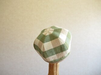 コットンリネンのベレー帽　グリーン・ベージュ・オフ白のチェックの画像