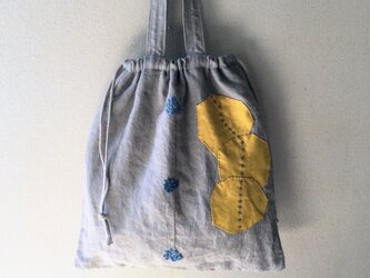 リネンのコラージュと刺し子の巾着バッグの画像