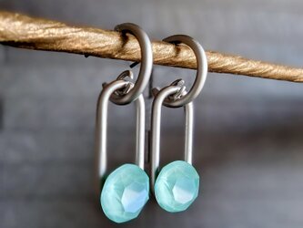 Mint Green SWAROVSKI Silver titanium hoop ミントグリーンチタンポストピアスの画像