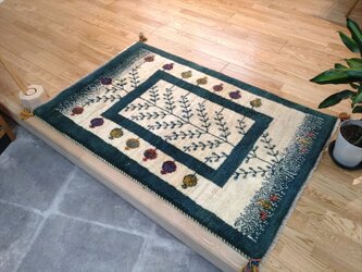 春　入荷】ペルシャ　ギャッベ　ザクロの木　ヤギ　羊　124x80cm　アイボリー色　ネイビーグリーンの画像
