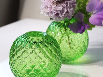新作「Frutta一輪挿し（Peridot Green）」ペリドット 誕生石 若草色 萌黄色 宝石 黄緑 エメラルドの画像