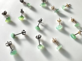 クリソプレーズのミニピアス　の画像