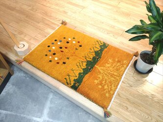 ペルシャ　ギャッベ　玄関マット　84×60cm 　クチナシ色　黄金色　ザクロの木　風景の画像