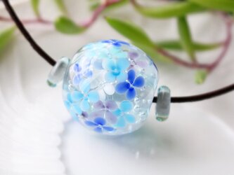 紫陽花のとんぼ玉（ガラス玉）の画像