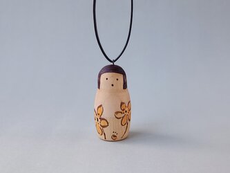 マトリョーシカのストラップ（茶）の画像