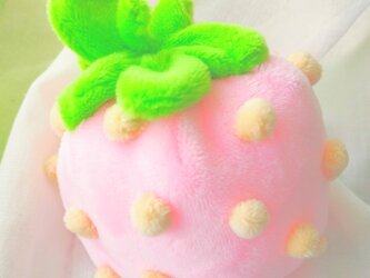 ピンクいちごの手のひらぬいぐるみの画像