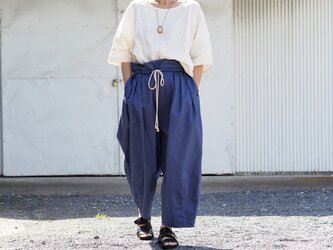 ウエストタック、コード調節付き/カラーパンツ《ブルー》の画像
