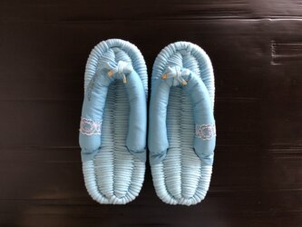 No.160【FLIP TEE FLOP】24cm《PLUS+》刺繍リボン 上質なJonoJonoを使った布ぞうり サックスの画像