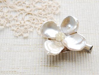 花びらケシパールのお花のクリップ&ブローチBの画像