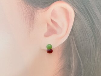 煌めくガラスピアスの画像