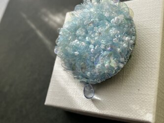 "water splash "刺繍スパンコールブローチの画像