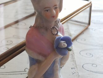 ヴィンテージ　小さな小さな､くすんだ水色お花（陶磁器製）ネックレスの画像