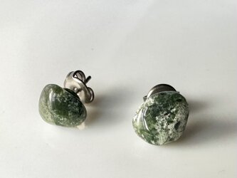 モスアゲートのピアスの画像