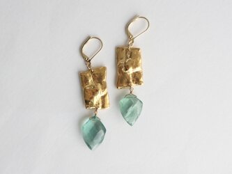 海でねむる石のピアス（イヤリング）の画像
