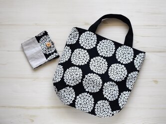 ラウンド型リバーシブルトート＆ティッシュケース　セットの画像