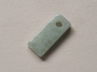 糸魚川翡翠　約2.3ミリ穴あき　翡翠のしずく　10の画像