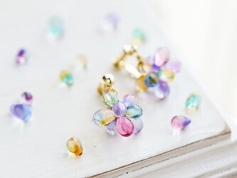 【イヤリング】カラフルなのに上品 淡い虹色 レインボー花火の画像