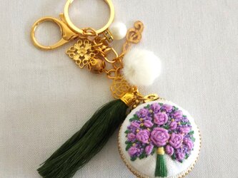 バラの花束刺繍のマカロンポーチキーホルダーの画像